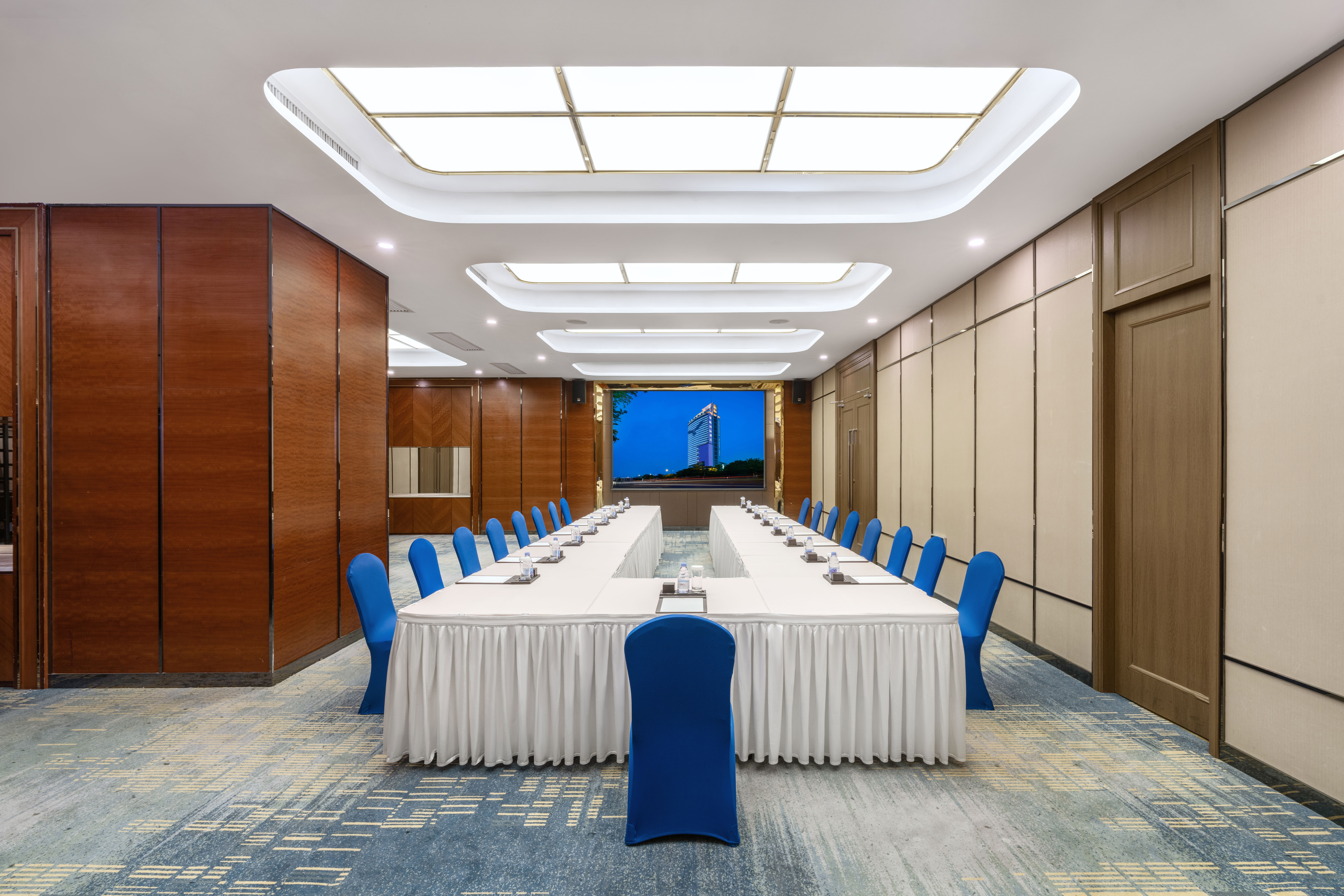 波音厅